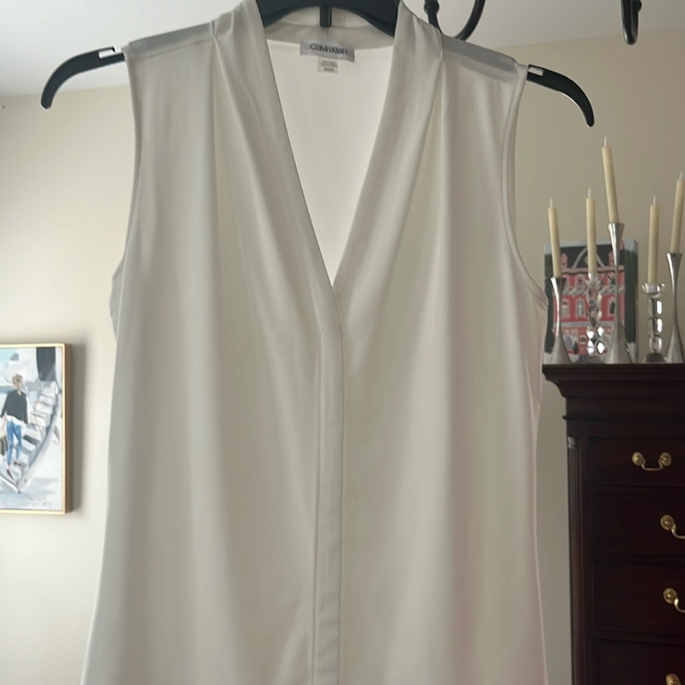 V-neck Calvin Klein sleeveless blouse. Size medium